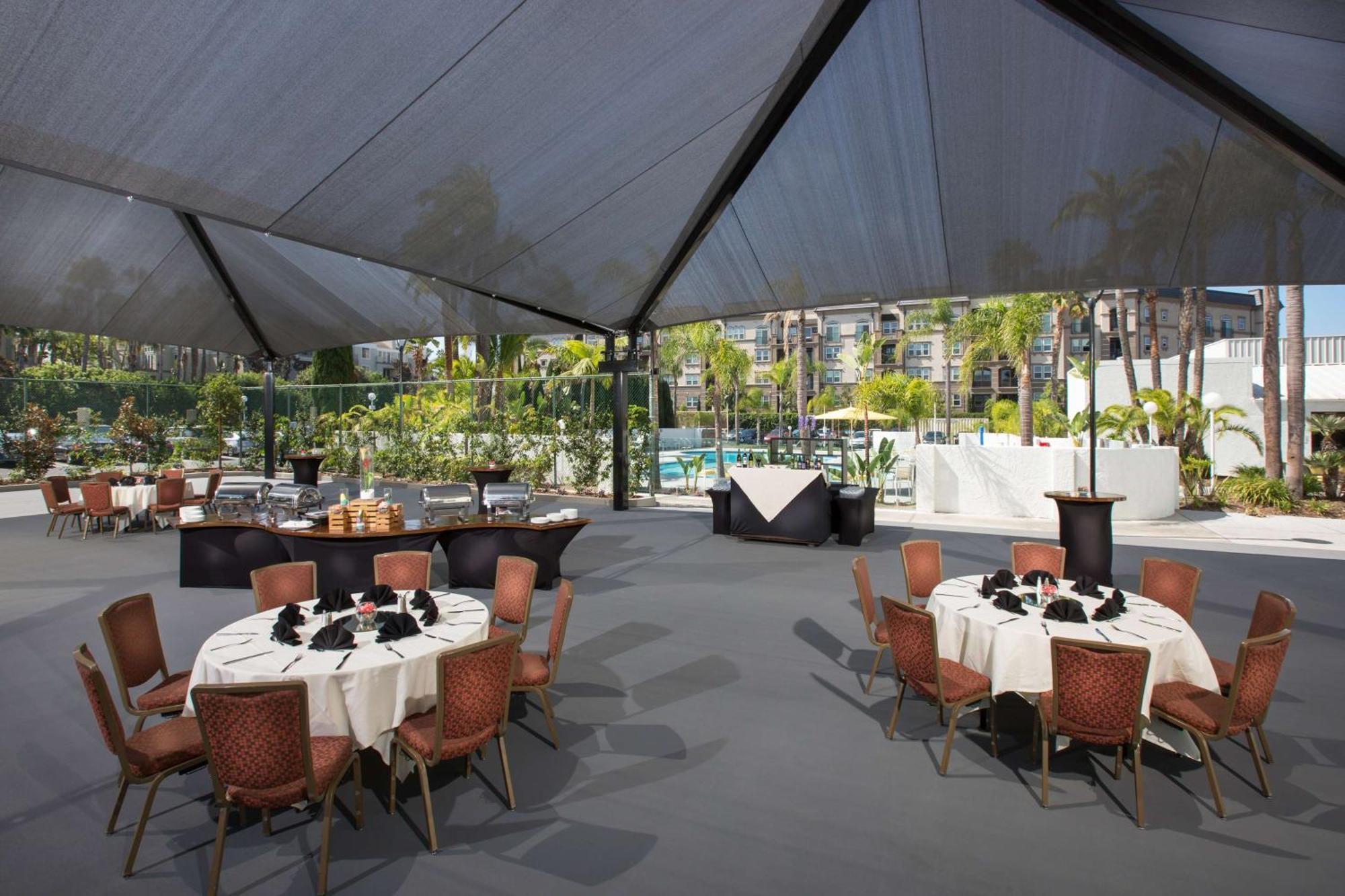 Hotel Hilton Irvine/Orange County Airport Exterior foto