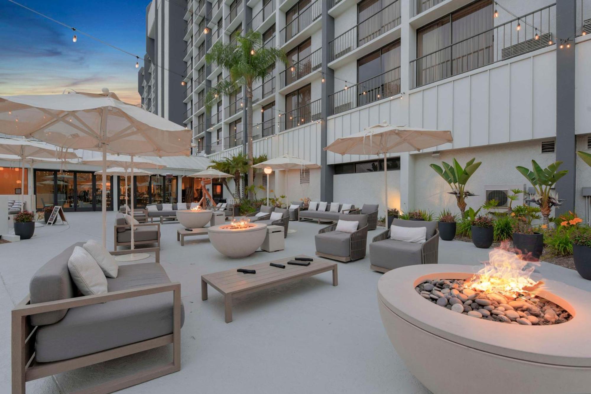 Hotel Hilton Irvine/Orange County Airport Exterior foto